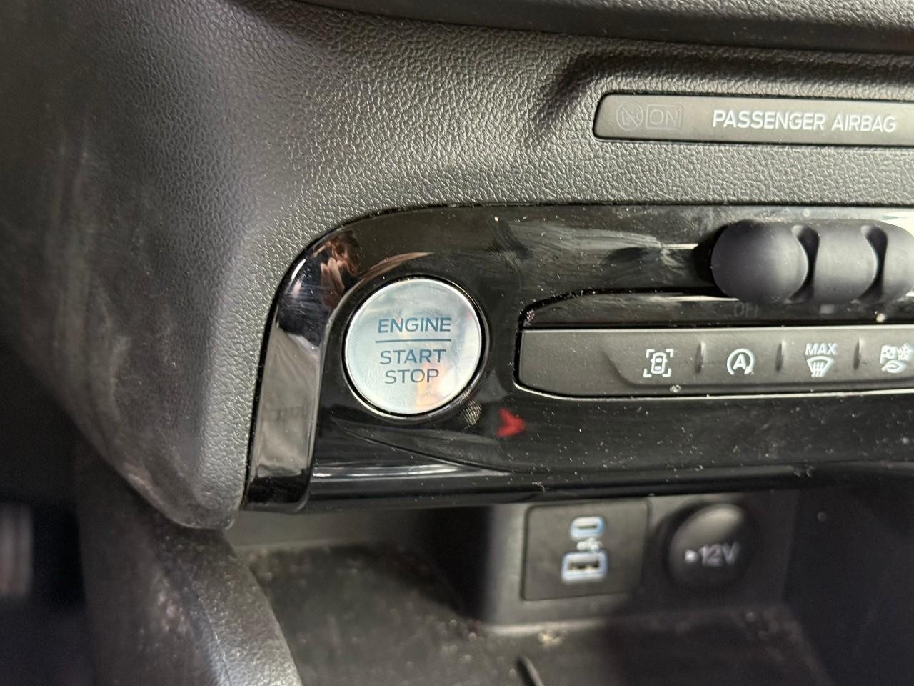 Ford Escape Vehicle Full-screen Gallery Image 19