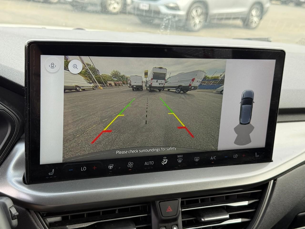 Ford Escape Vehicle Full-screen Gallery Image 21