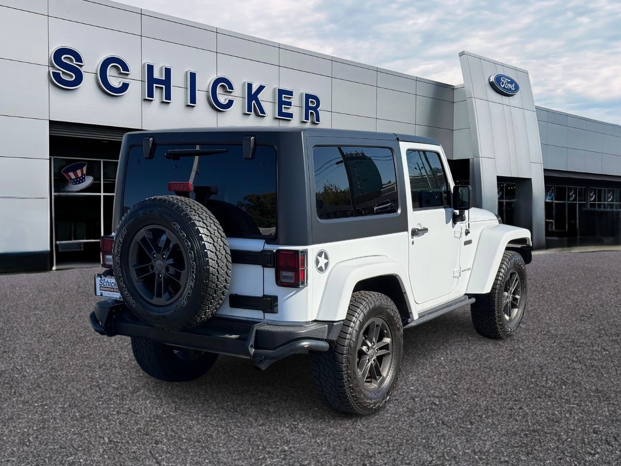 Jeep Wrangler JK Vehicle Full-screen Gallery Image 02