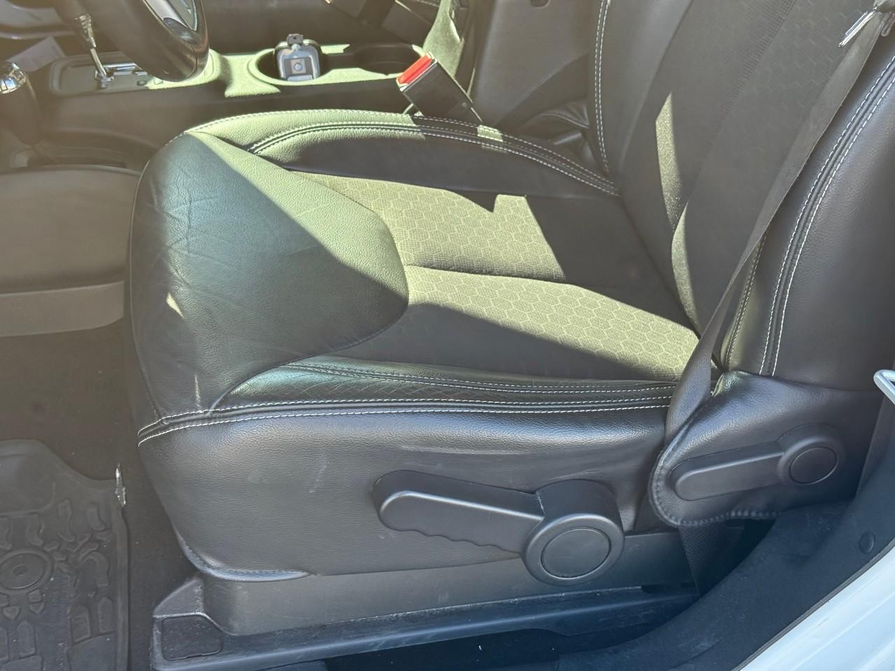 Jeep Wrangler JK Vehicle Full-screen Gallery Image 07