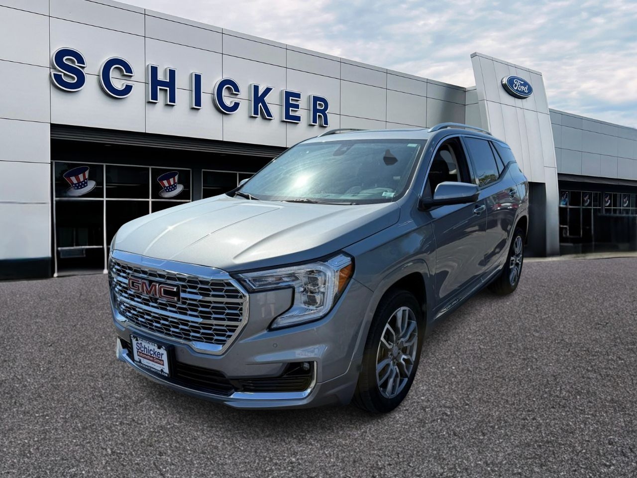 GMC Terrain Vehicle Full-screen Gallery Image 04