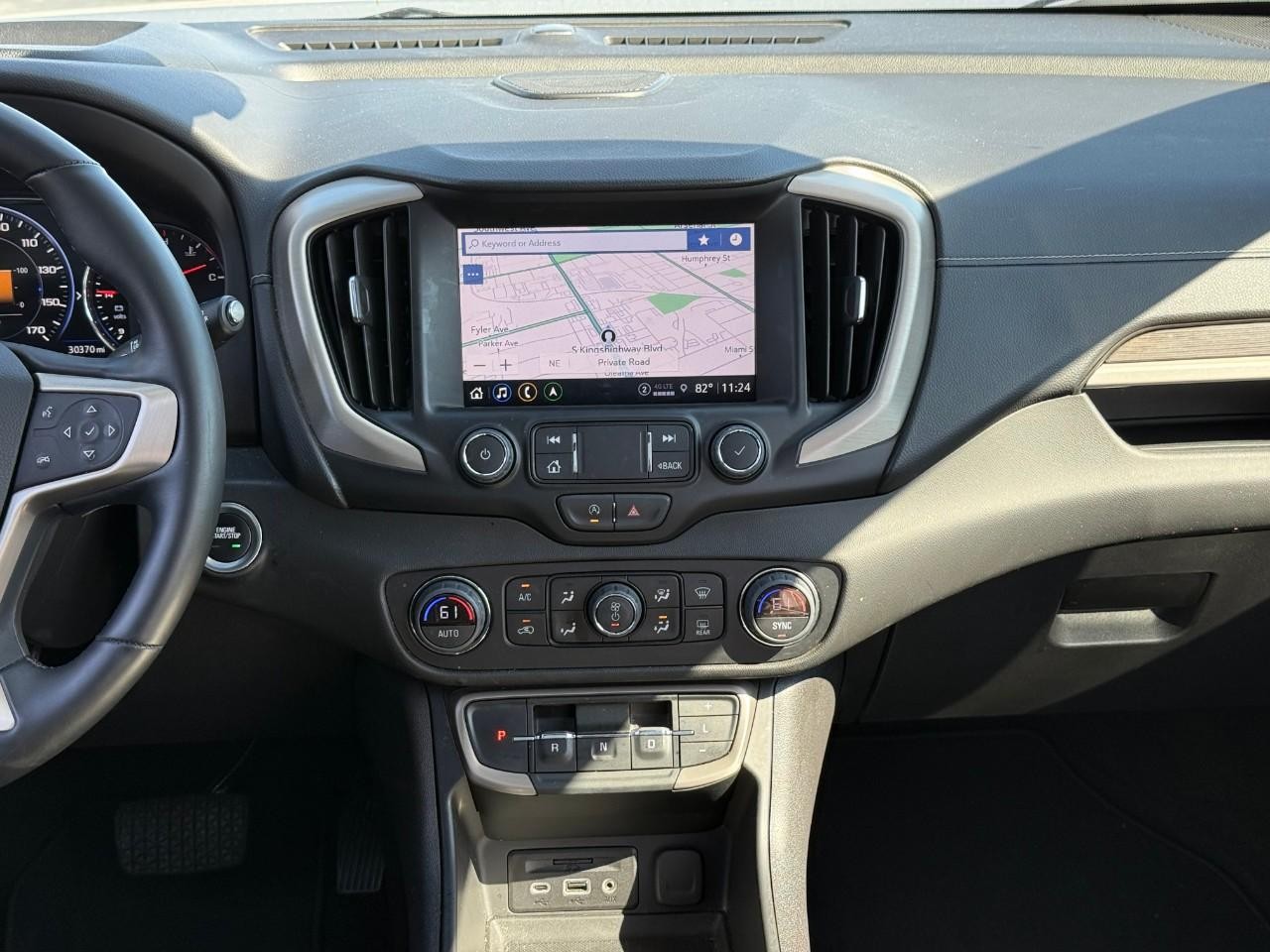 GMC Terrain Vehicle Full-screen Gallery Image 08