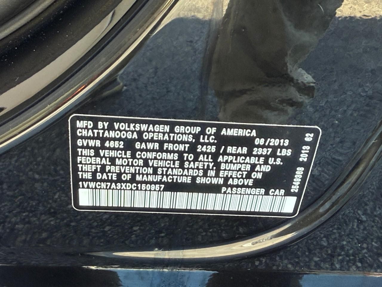 Volkswagen Passat Vehicle Full-screen Gallery Image 21