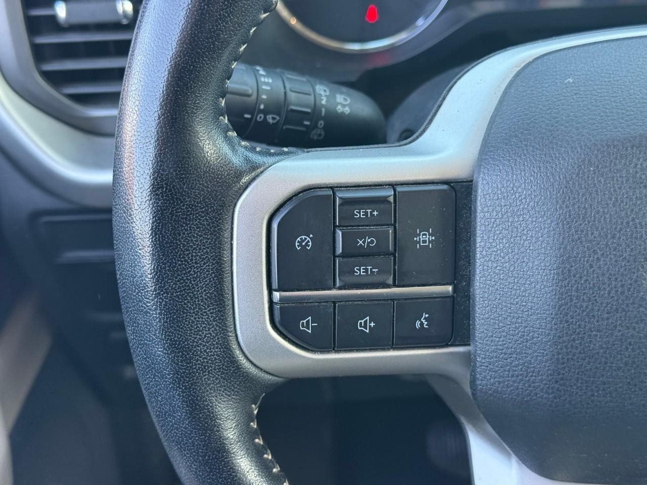 Ford Expedition Vehicle Full-screen Gallery Image 11