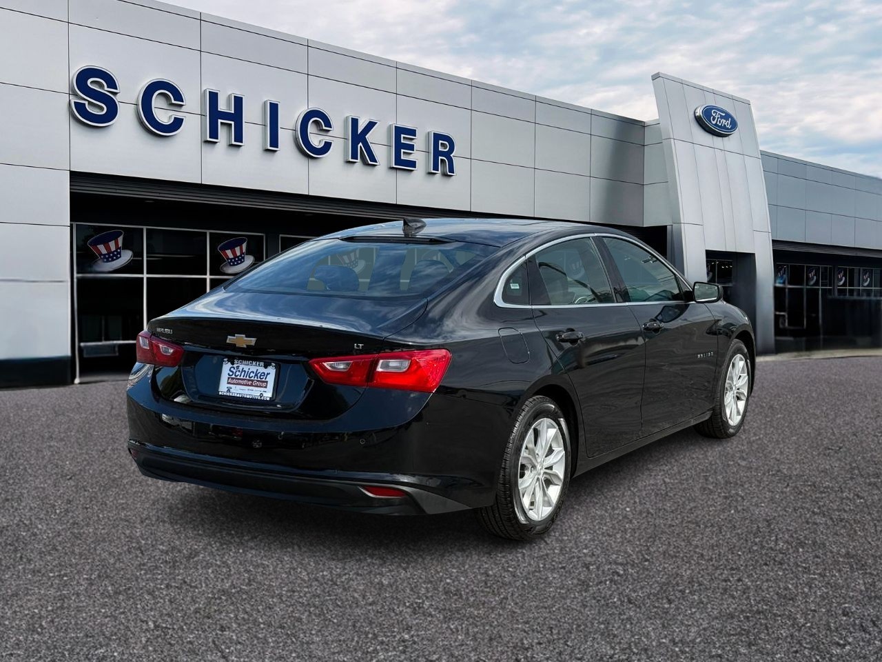 Chevrolet Malibu Vehicle Full-screen Gallery Image 02