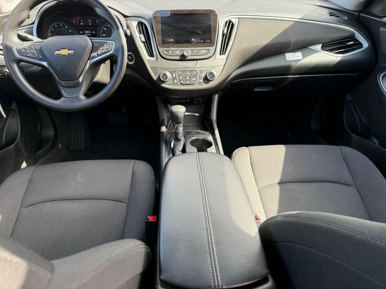 Chevrolet Malibu Vehicle Full-screen Gallery Image 06
