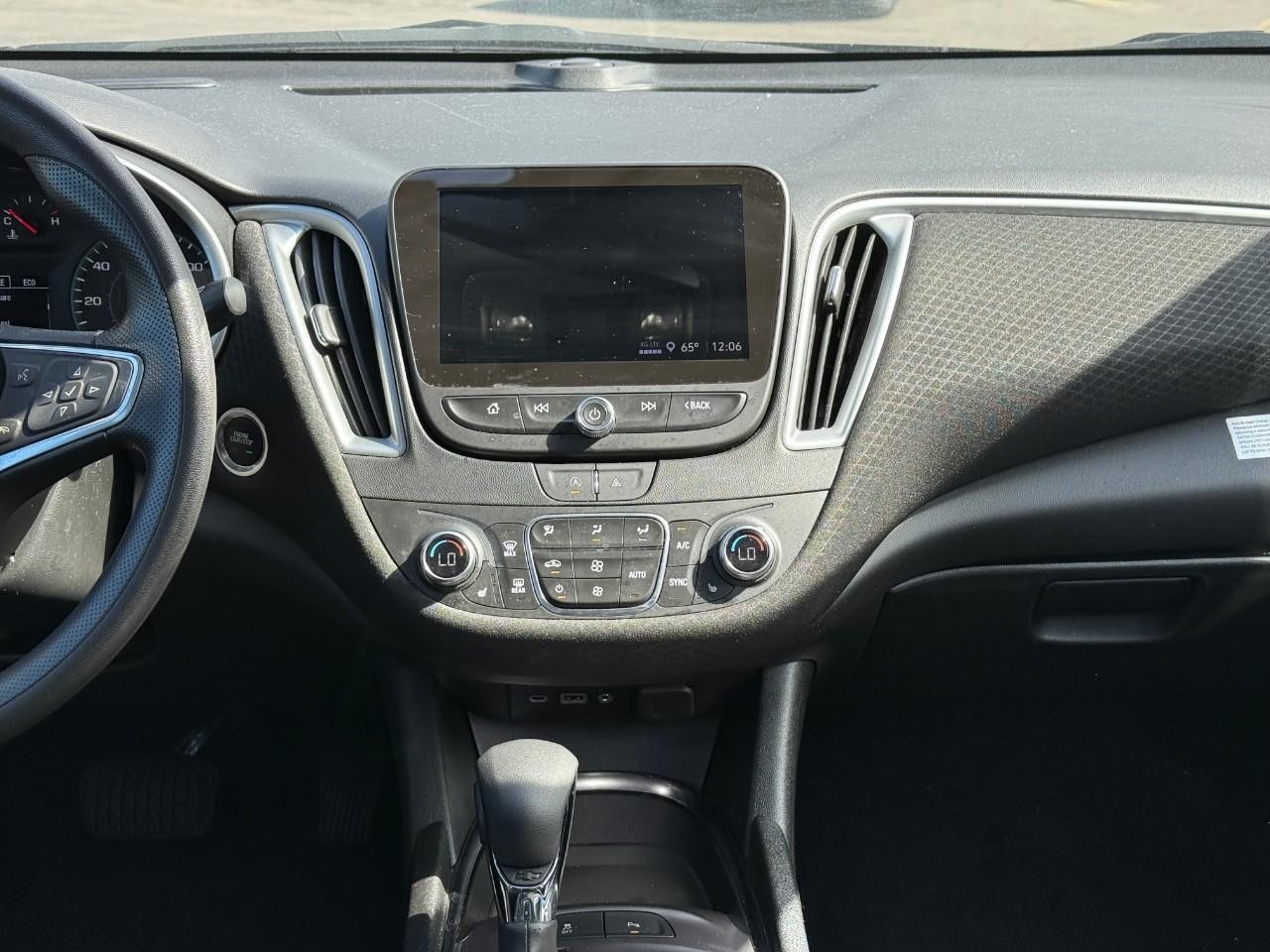 Chevrolet Malibu Vehicle Full-screen Gallery Image 08