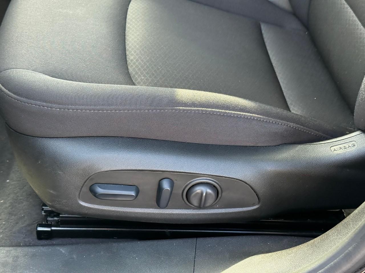 Chevrolet Malibu Vehicle Full-screen Gallery Image 12