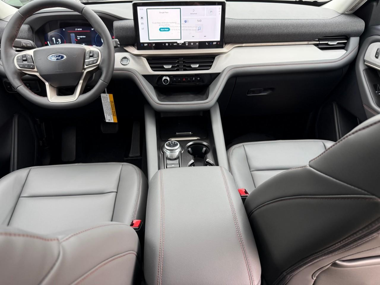 Ford Explorer Vehicle Full-screen Gallery Image 08