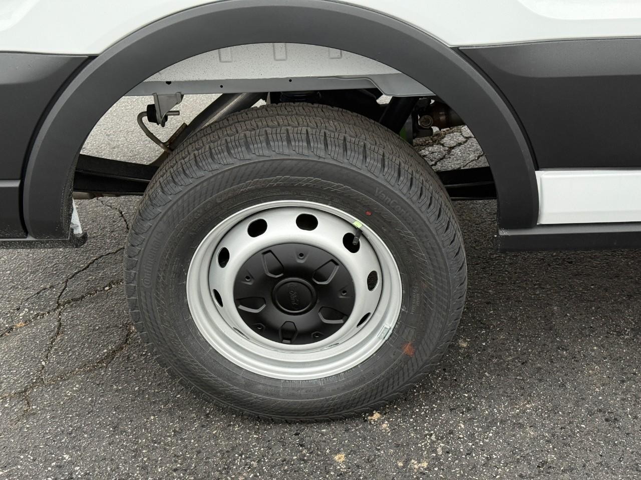 Ford Transit Cargo Van Vehicle Full-screen Gallery Image 04