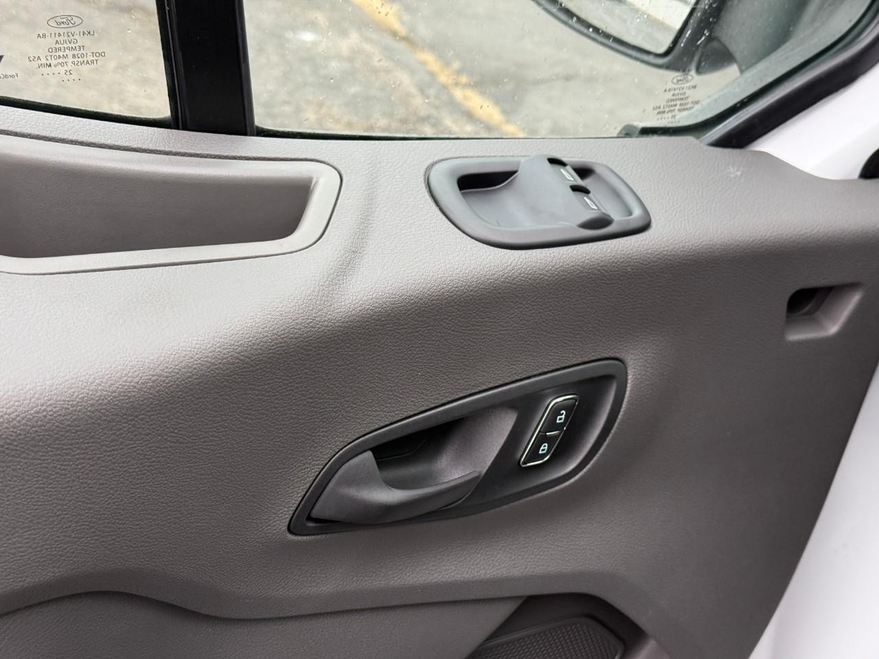 Ford Transit Cargo Van Vehicle Full-screen Gallery Image 08