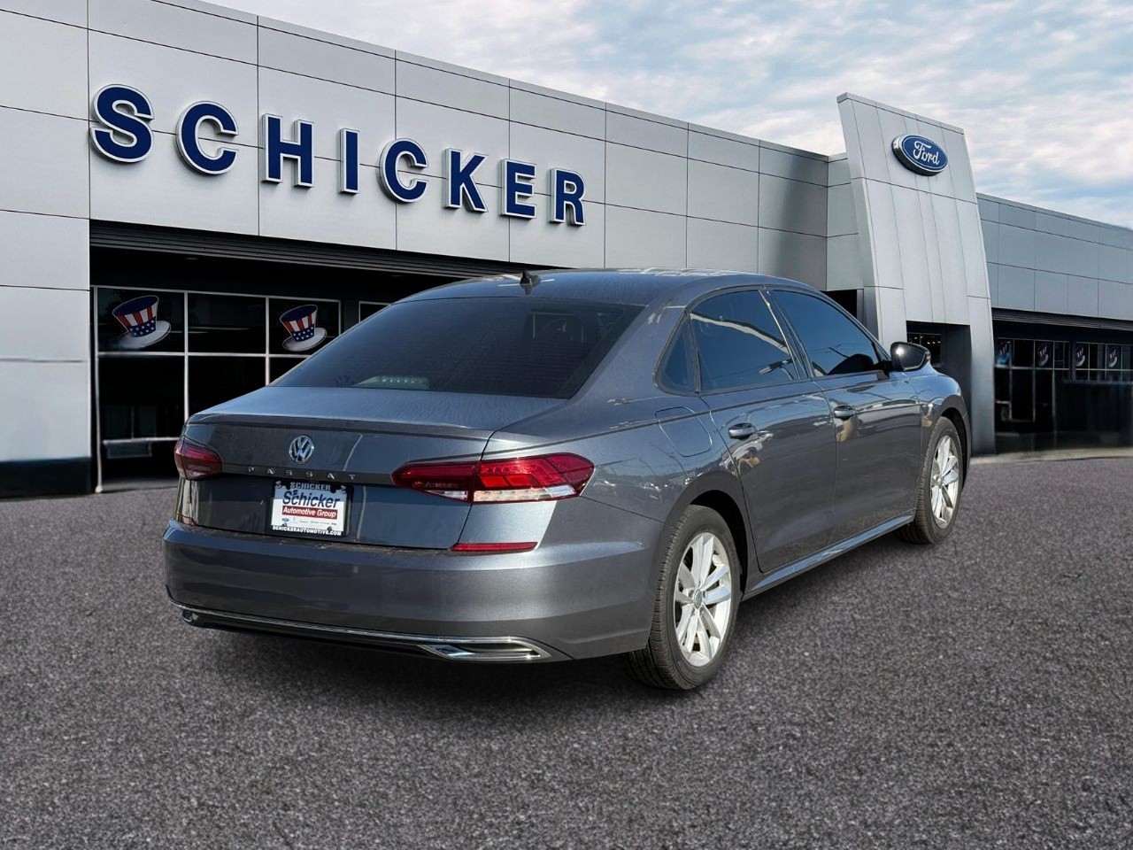 Volkswagen Passat Vehicle Full-screen Gallery Image 02