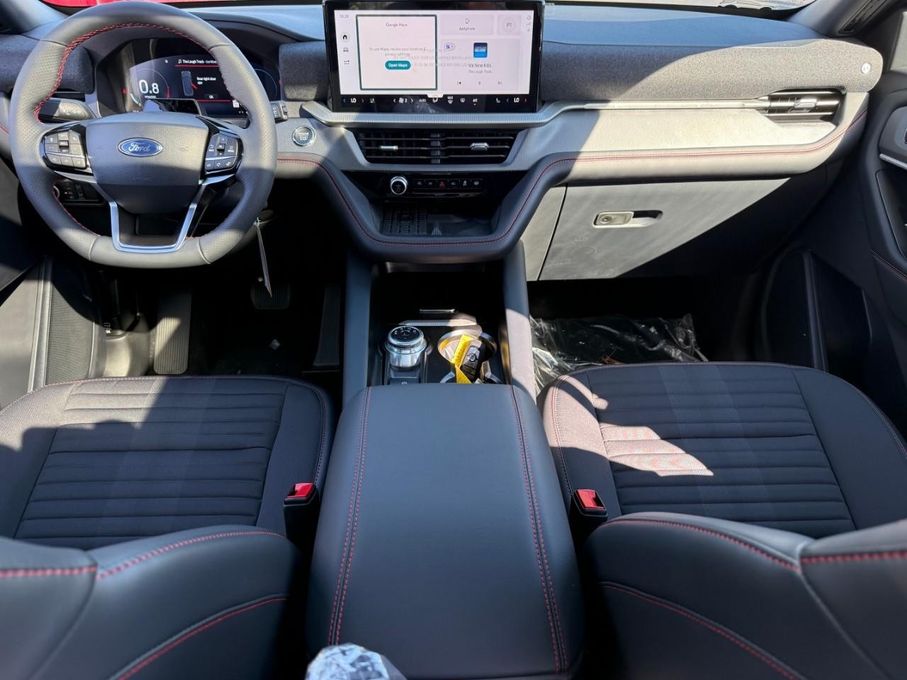 Ford Explorer Vehicle Full-screen Gallery Image 06