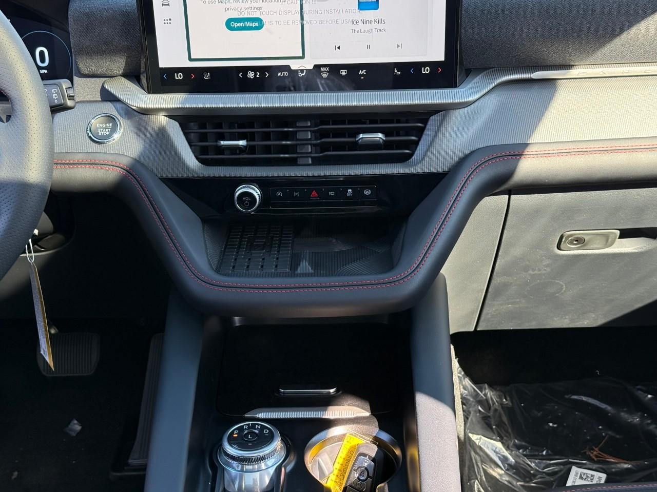 Ford Explorer Vehicle Full-screen Gallery Image 09