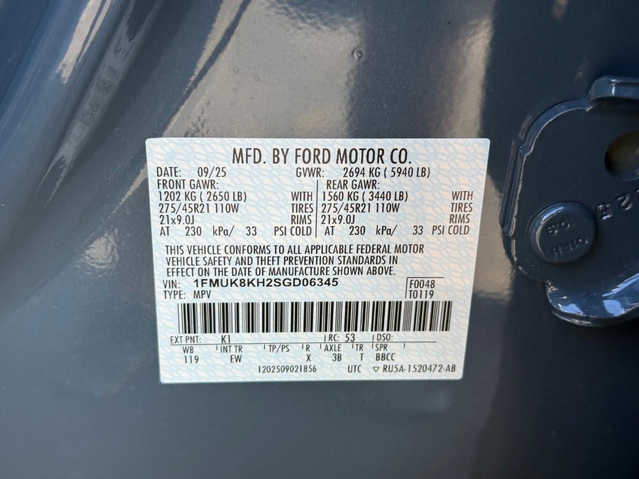 Ford Explorer Vehicle Full-screen Gallery Image 19