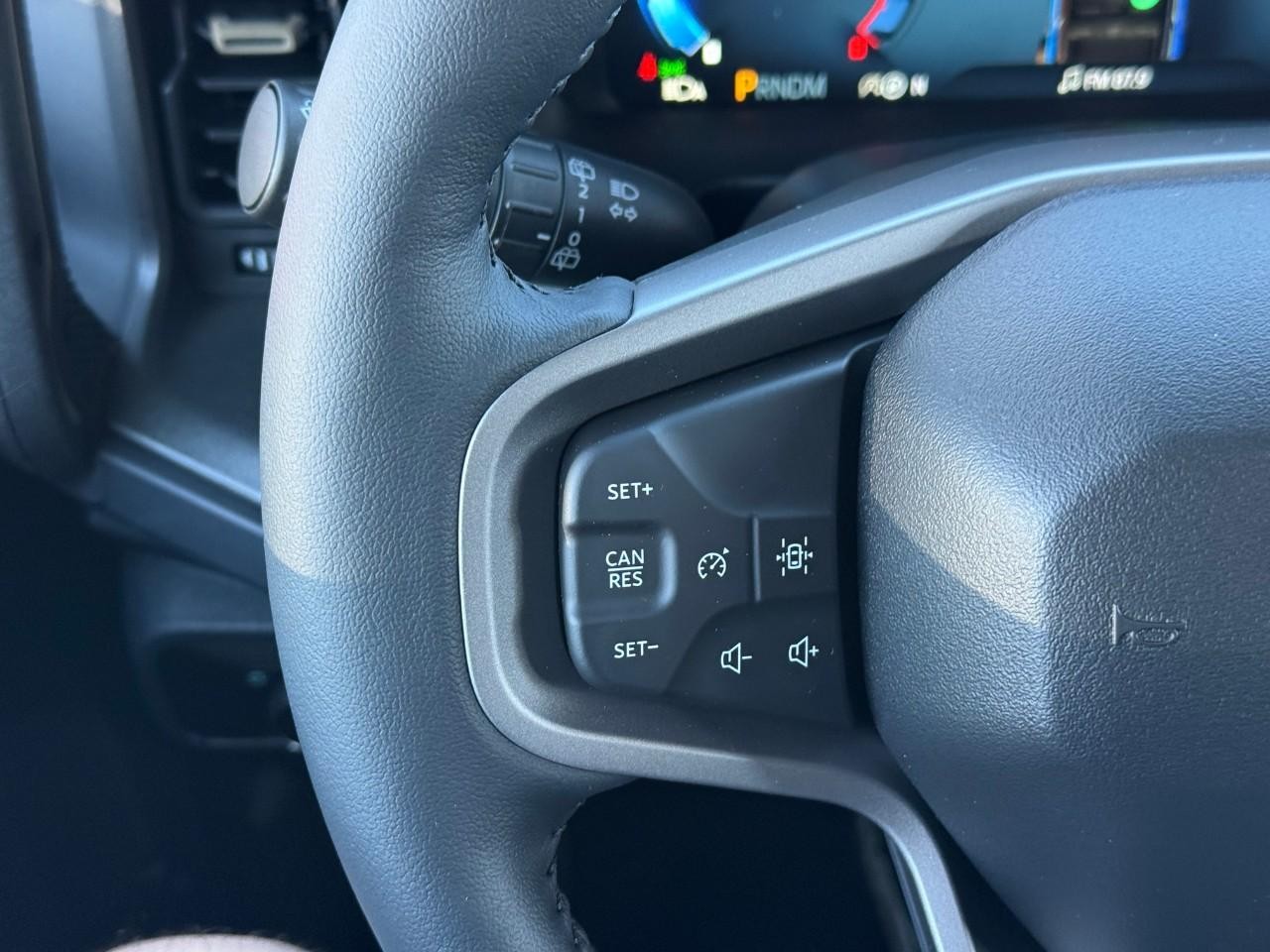 Ford Bronco Vehicle Full-screen Gallery Image 13