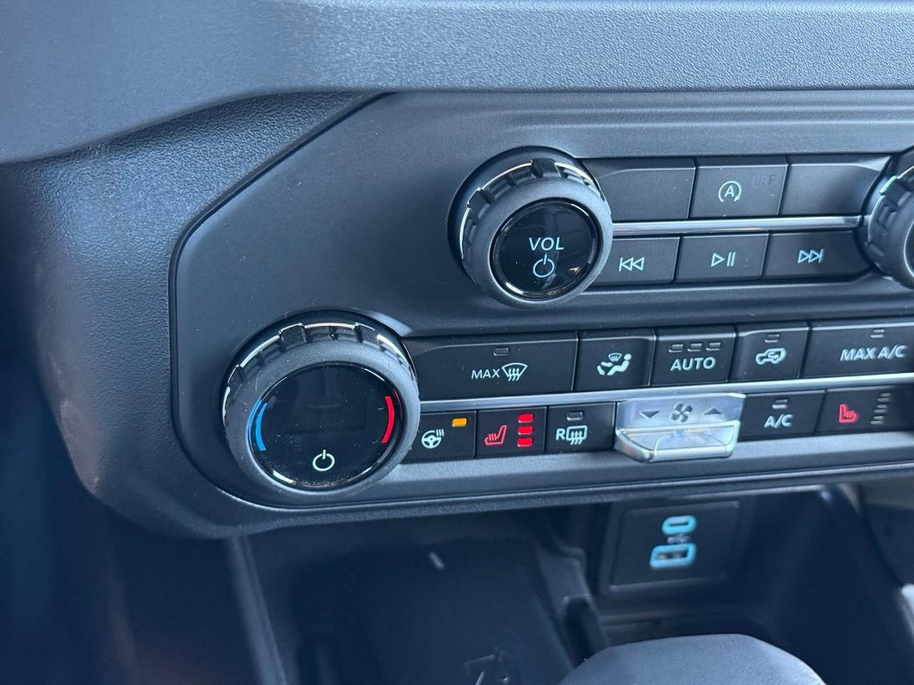 Ford Bronco Vehicle Full-screen Gallery Image 16