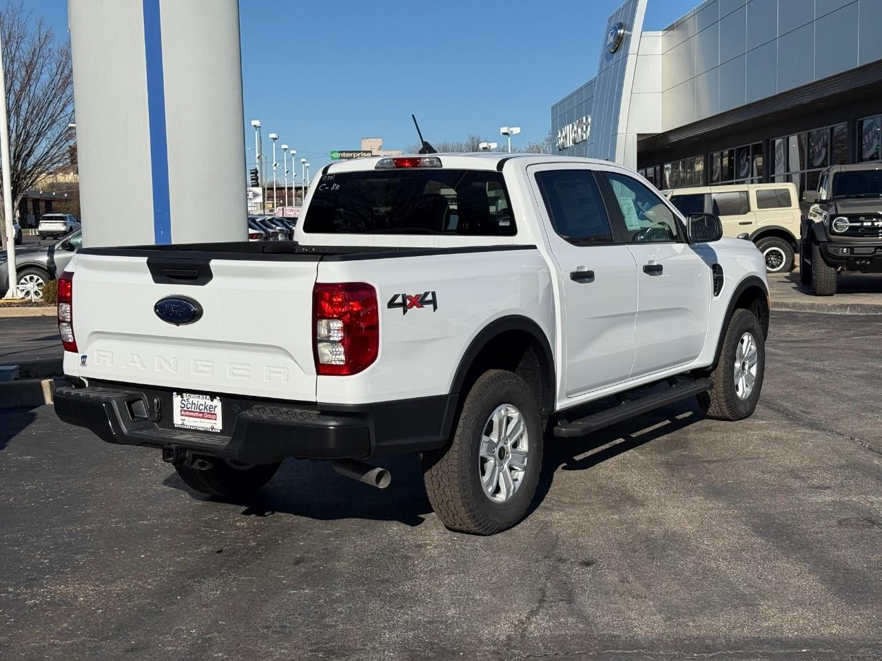 Ford Ranger Vehicle Full-screen Gallery Image 03