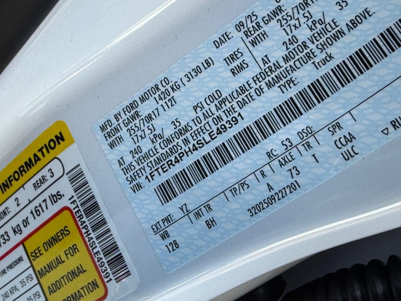 Ford Ranger Vehicle Full-screen Gallery Image 17