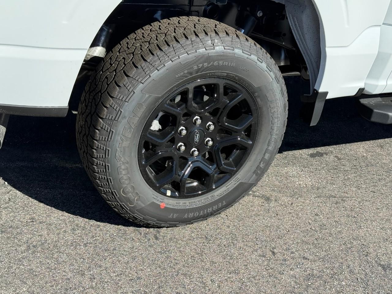 Ford F-150 Vehicle Full-screen Gallery Image 04