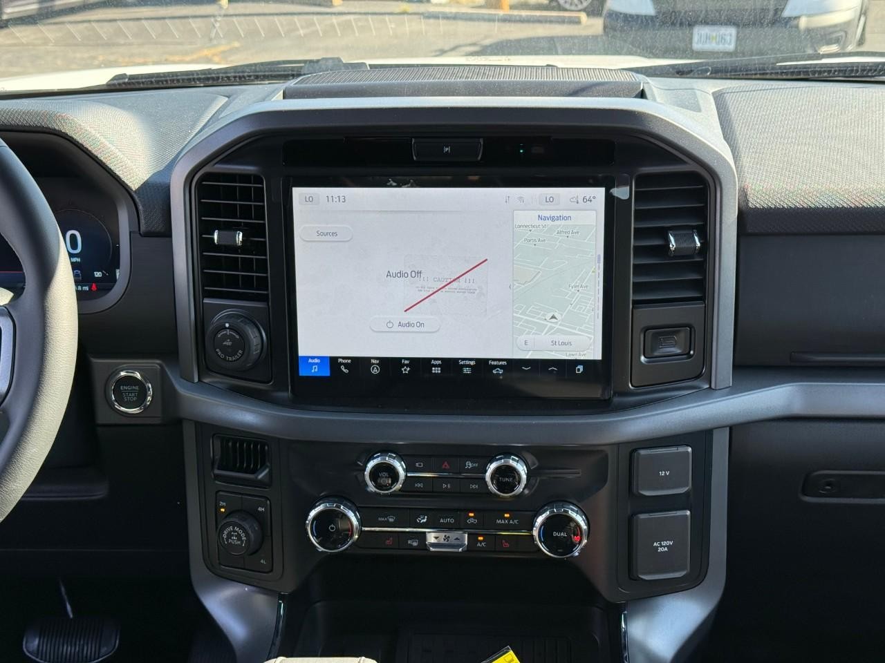 Ford F-150 Vehicle Full-screen Gallery Image 08