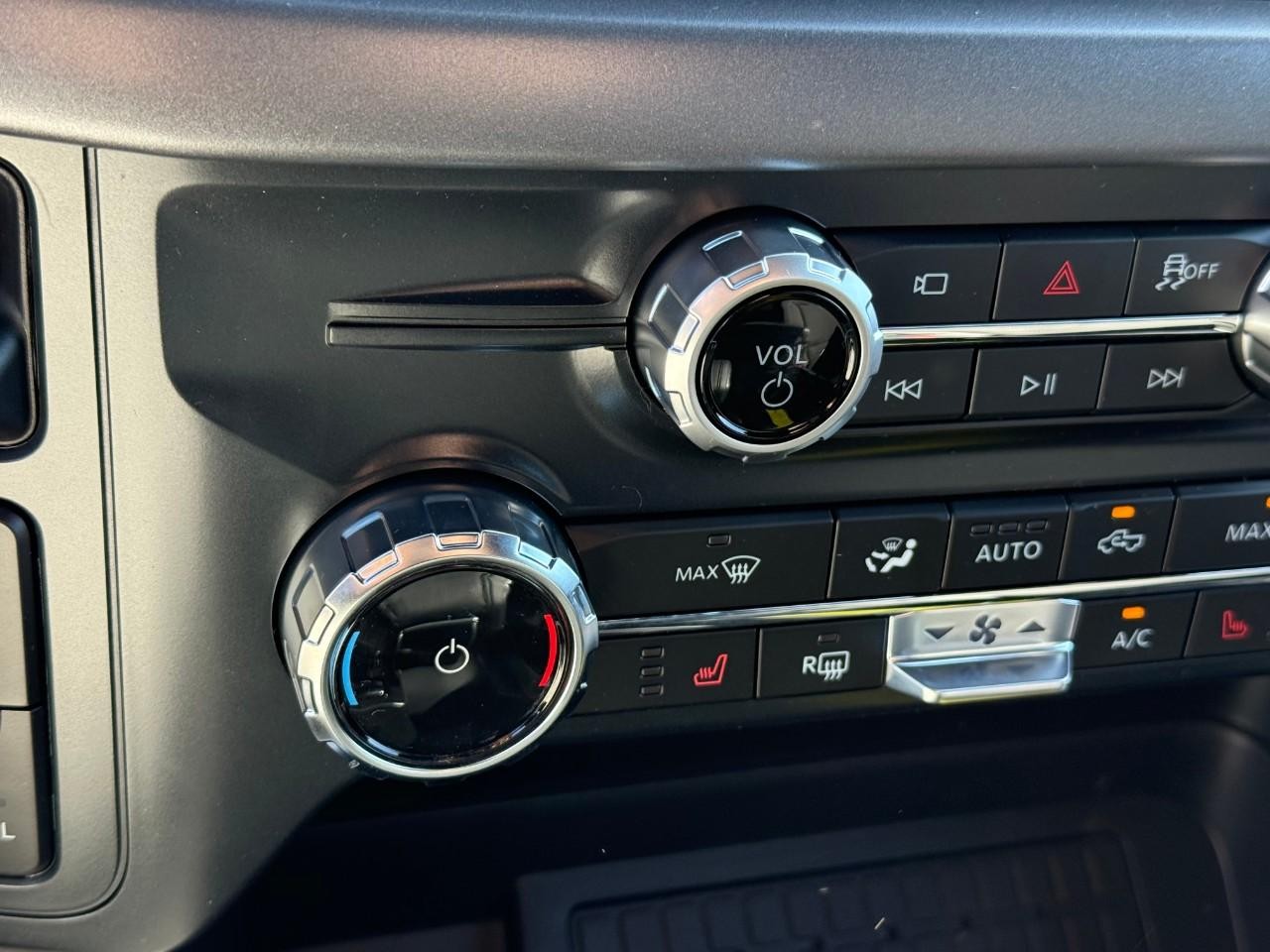 Ford F-150 Vehicle Full-screen Gallery Image 13