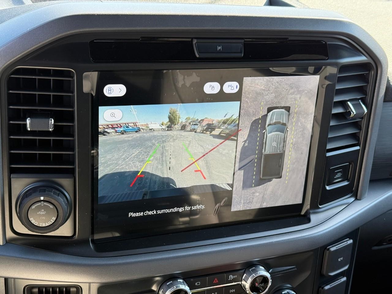 Ford F-150 Vehicle Full-screen Gallery Image 14