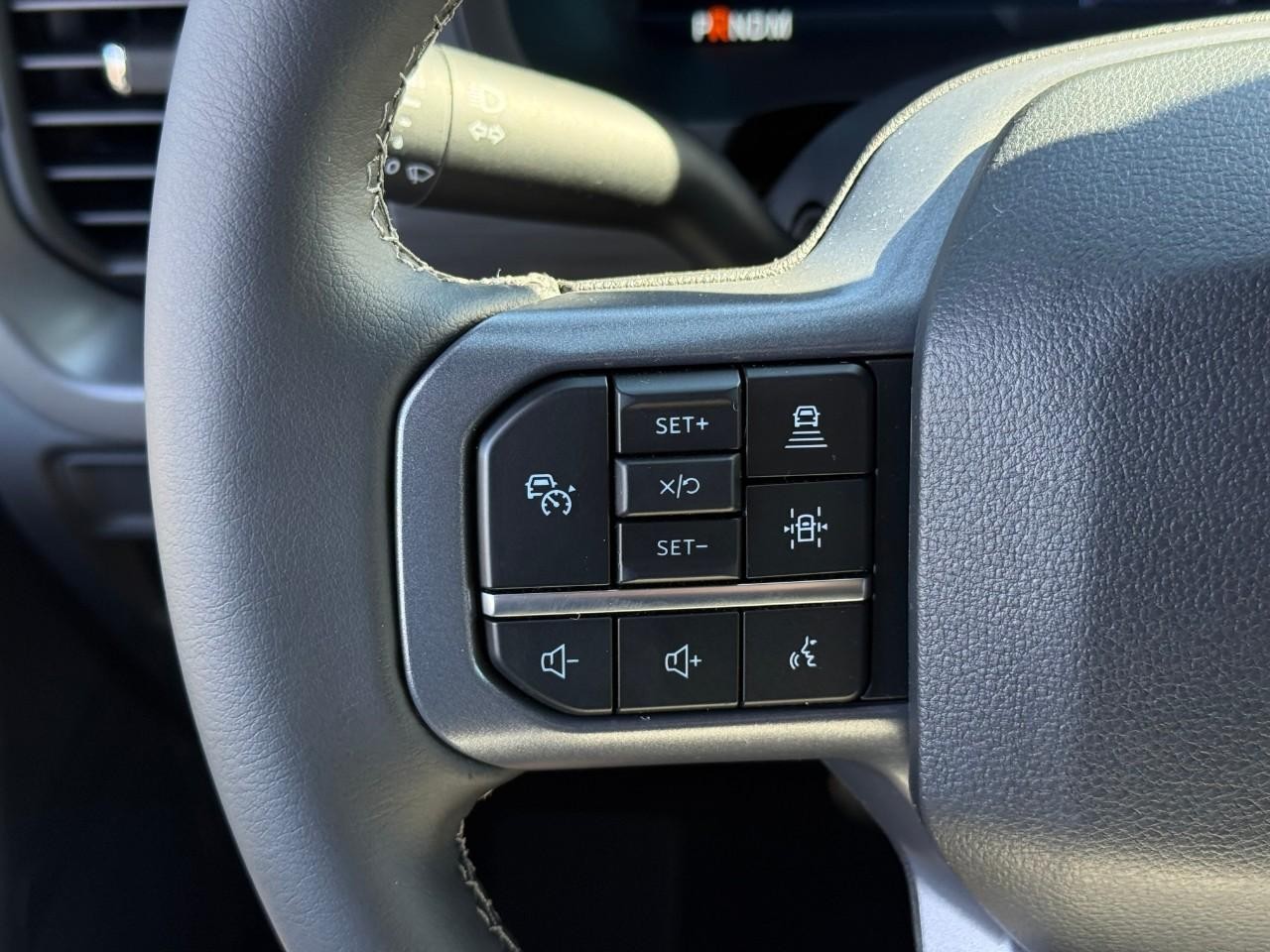 Ford F-150 Vehicle Full-screen Gallery Image 16