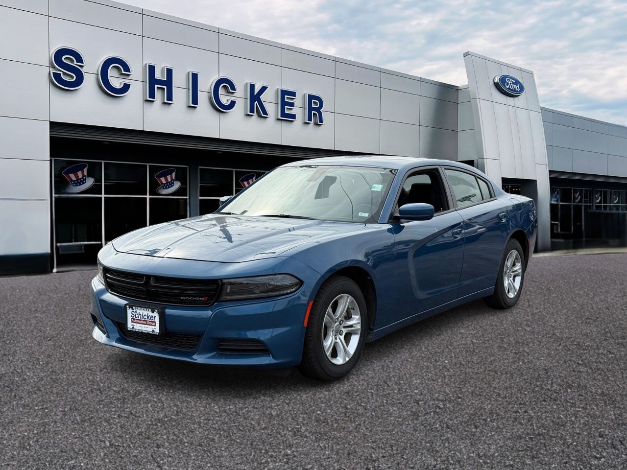 Dodge Charger Vehicle Full-screen Gallery Image 04