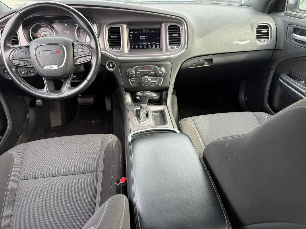 Dodge Charger Vehicle Full-screen Gallery Image 06