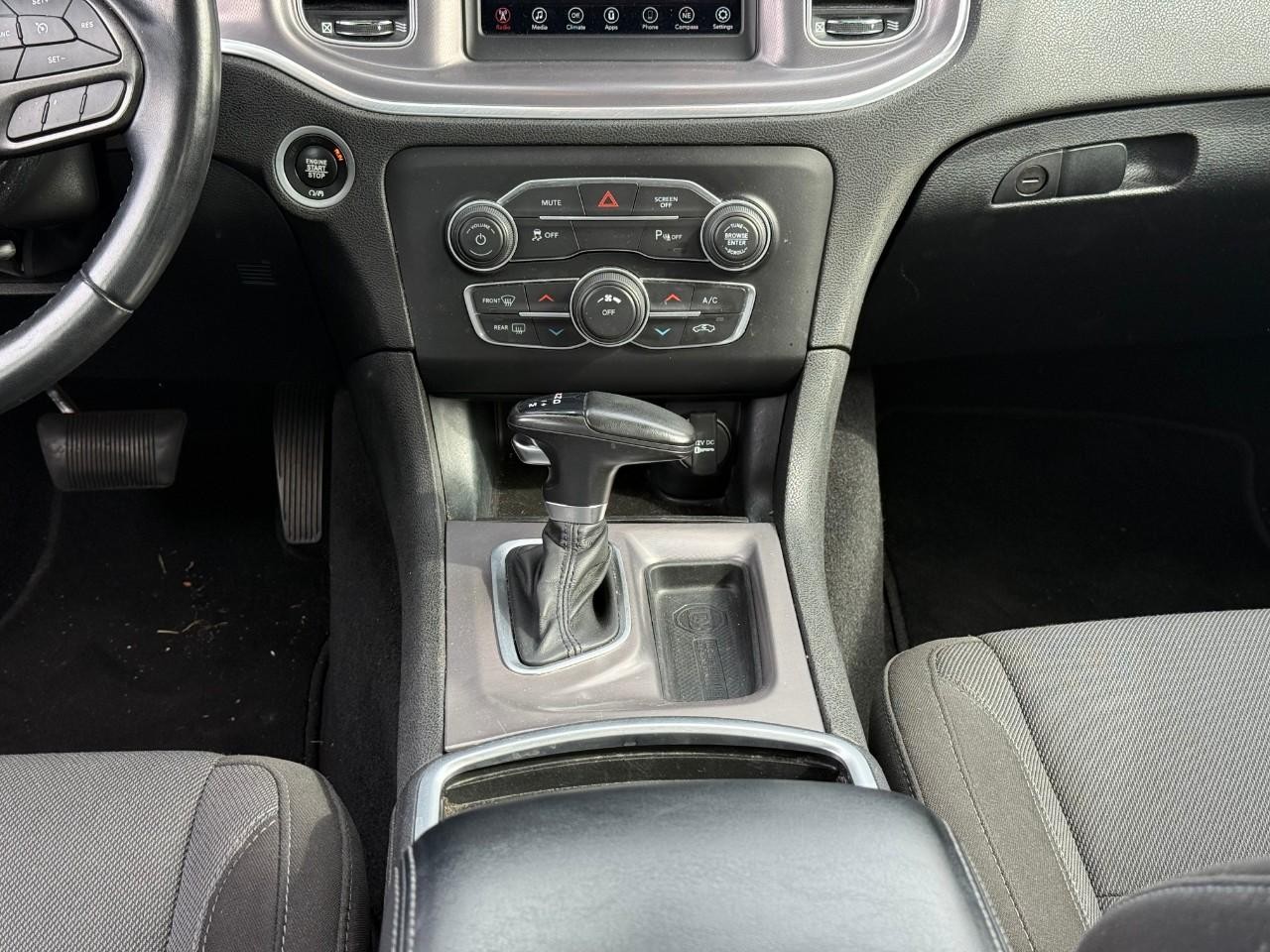 Dodge Charger Vehicle Full-screen Gallery Image 09