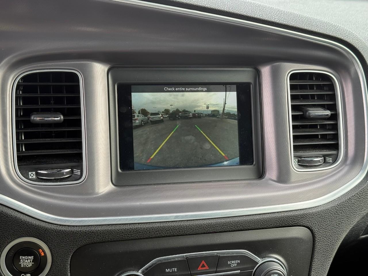 Dodge Charger Vehicle Full-screen Gallery Image 18