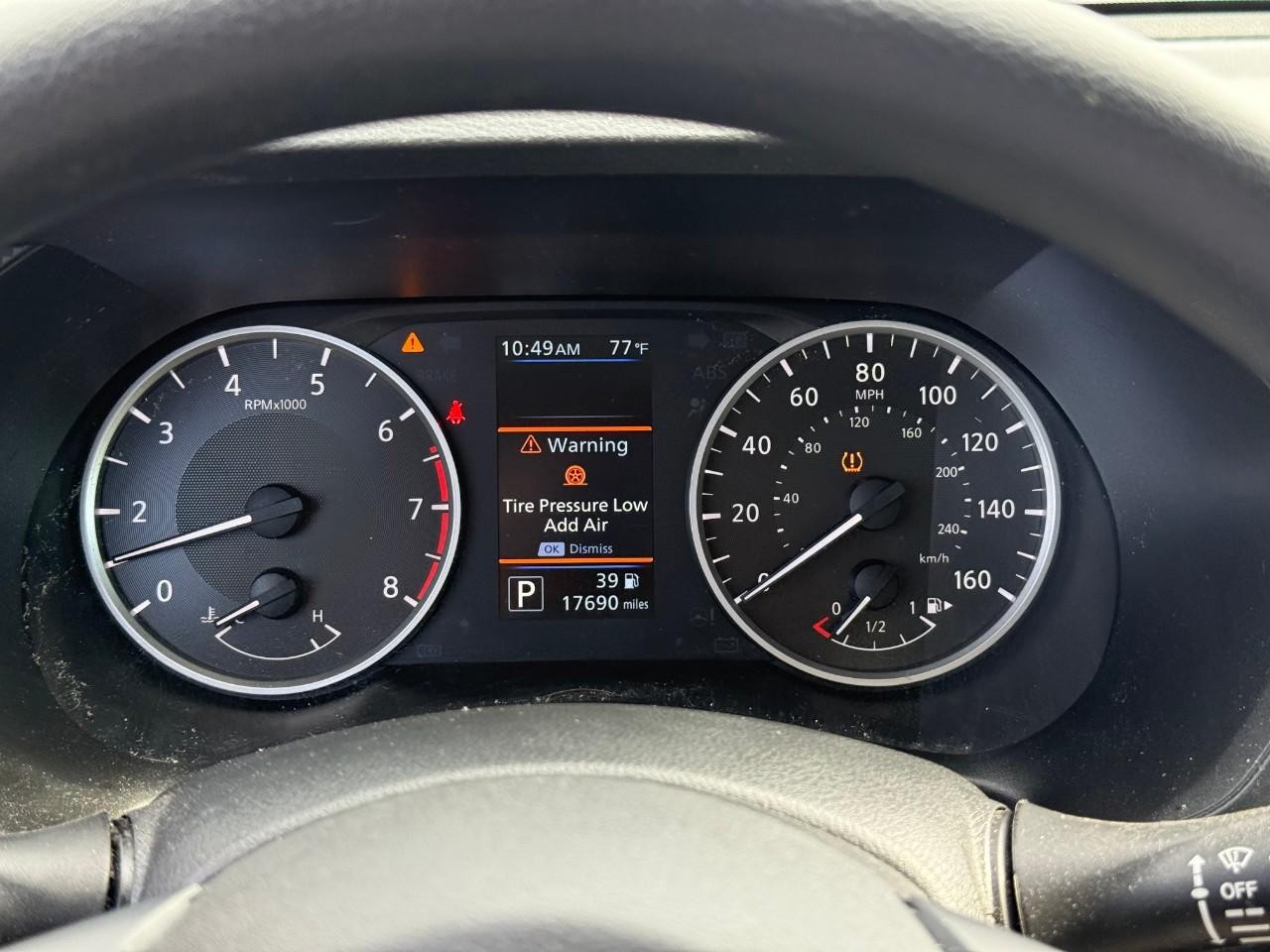 Nissan Sentra Vehicle Full-screen Gallery Image 14