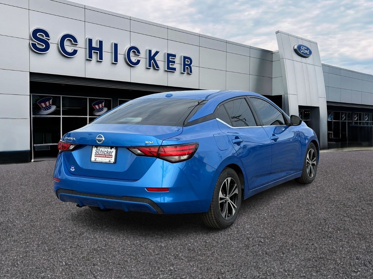 Nissan Sentra Vehicle Full-screen Gallery Image 02