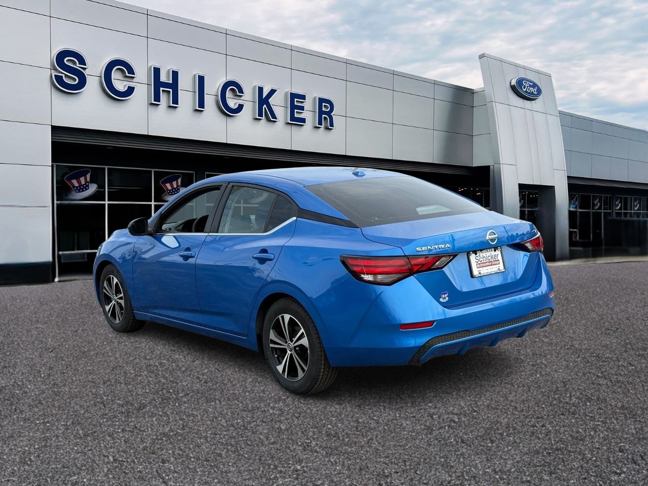 Nissan Sentra Vehicle Full-screen Gallery Image 03