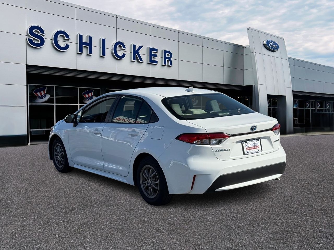 Toyota Corolla Vehicle Full-screen Gallery Image 03