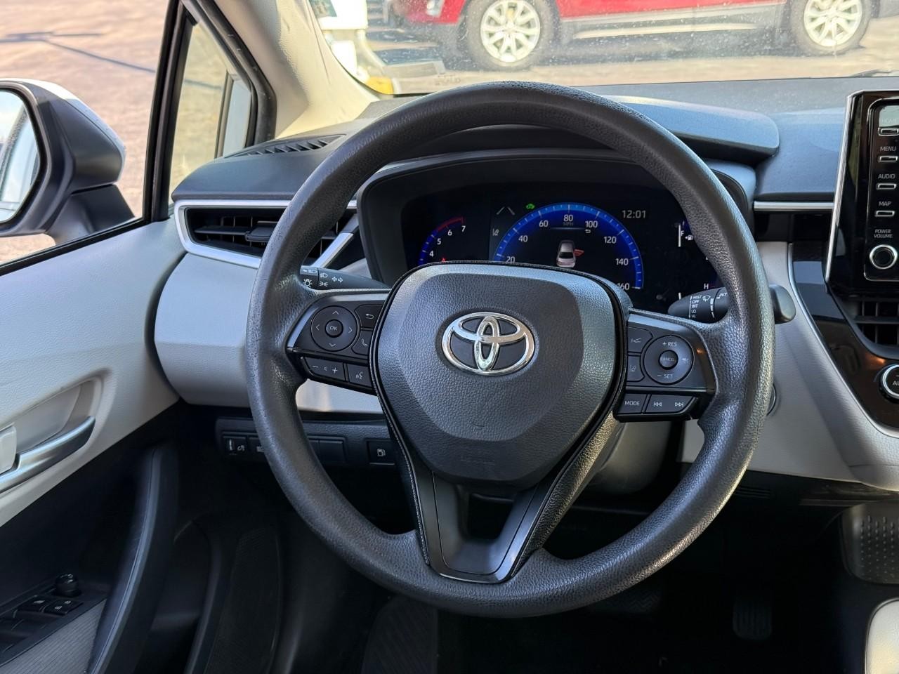 Toyota Corolla Vehicle Full-screen Gallery Image 07