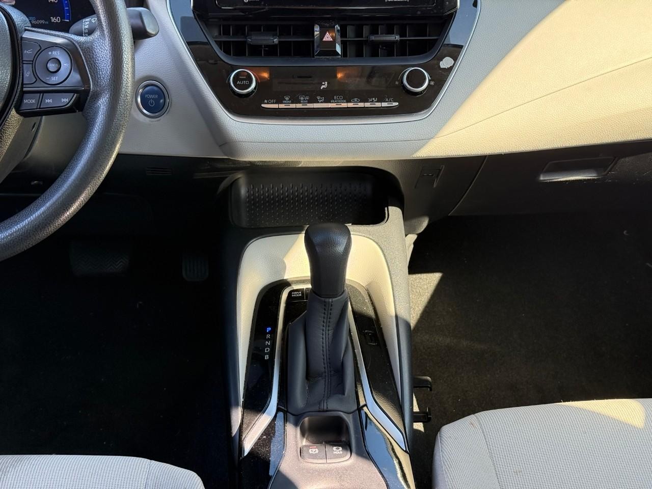 Toyota Corolla Vehicle Full-screen Gallery Image 09