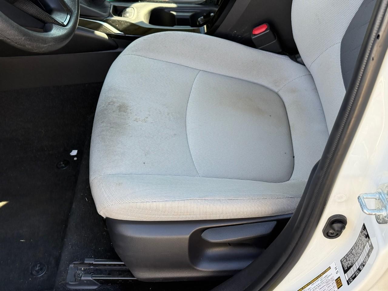 Toyota Corolla Vehicle Full-screen Gallery Image 11