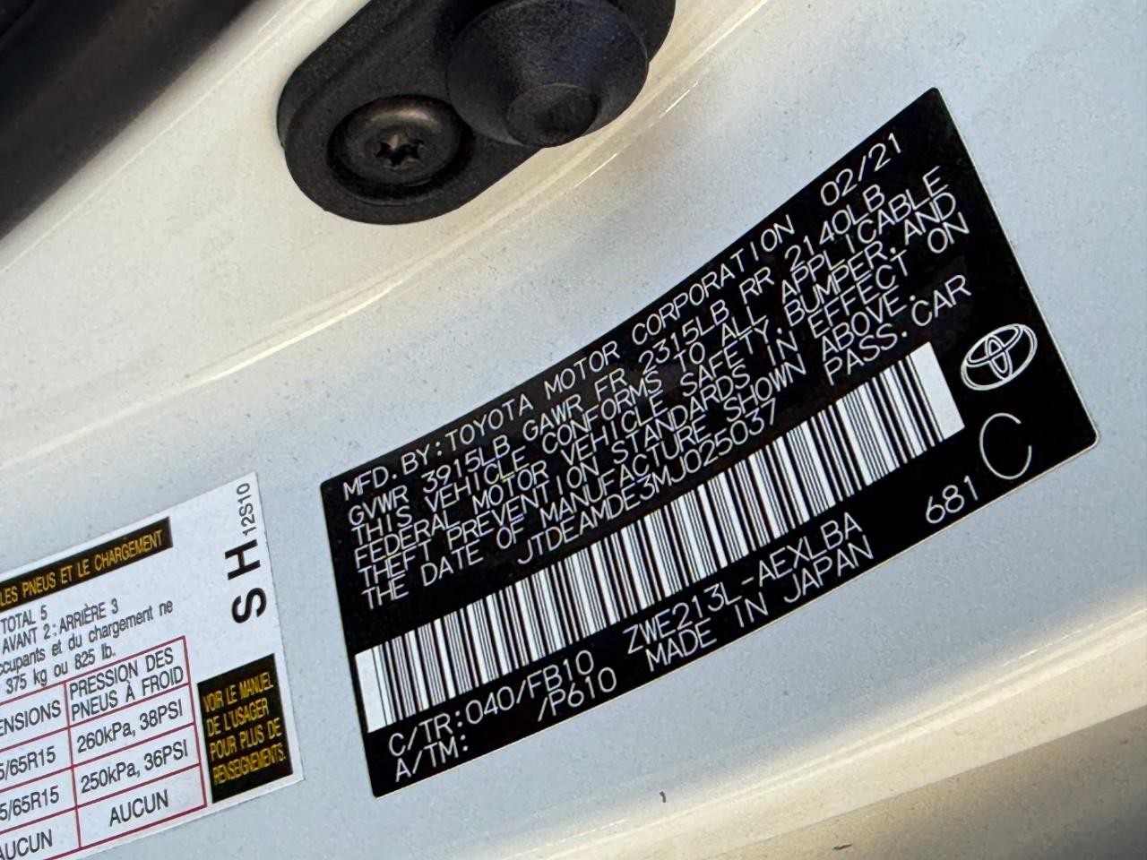 Toyota Corolla Vehicle Full-screen Gallery Image 18