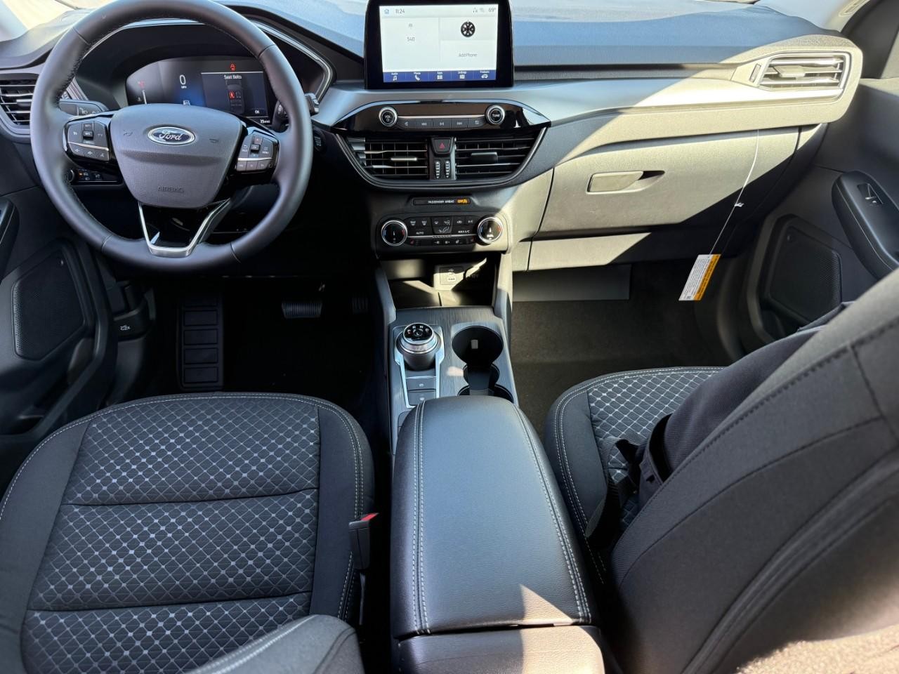 Ford Escape Vehicle Full-screen Gallery Image 07