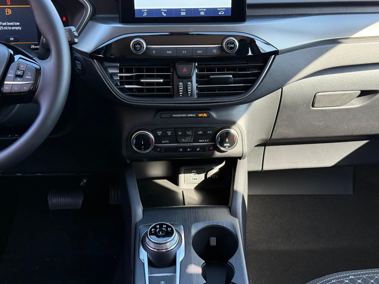 Ford Escape Vehicle Full-screen Gallery Image 10