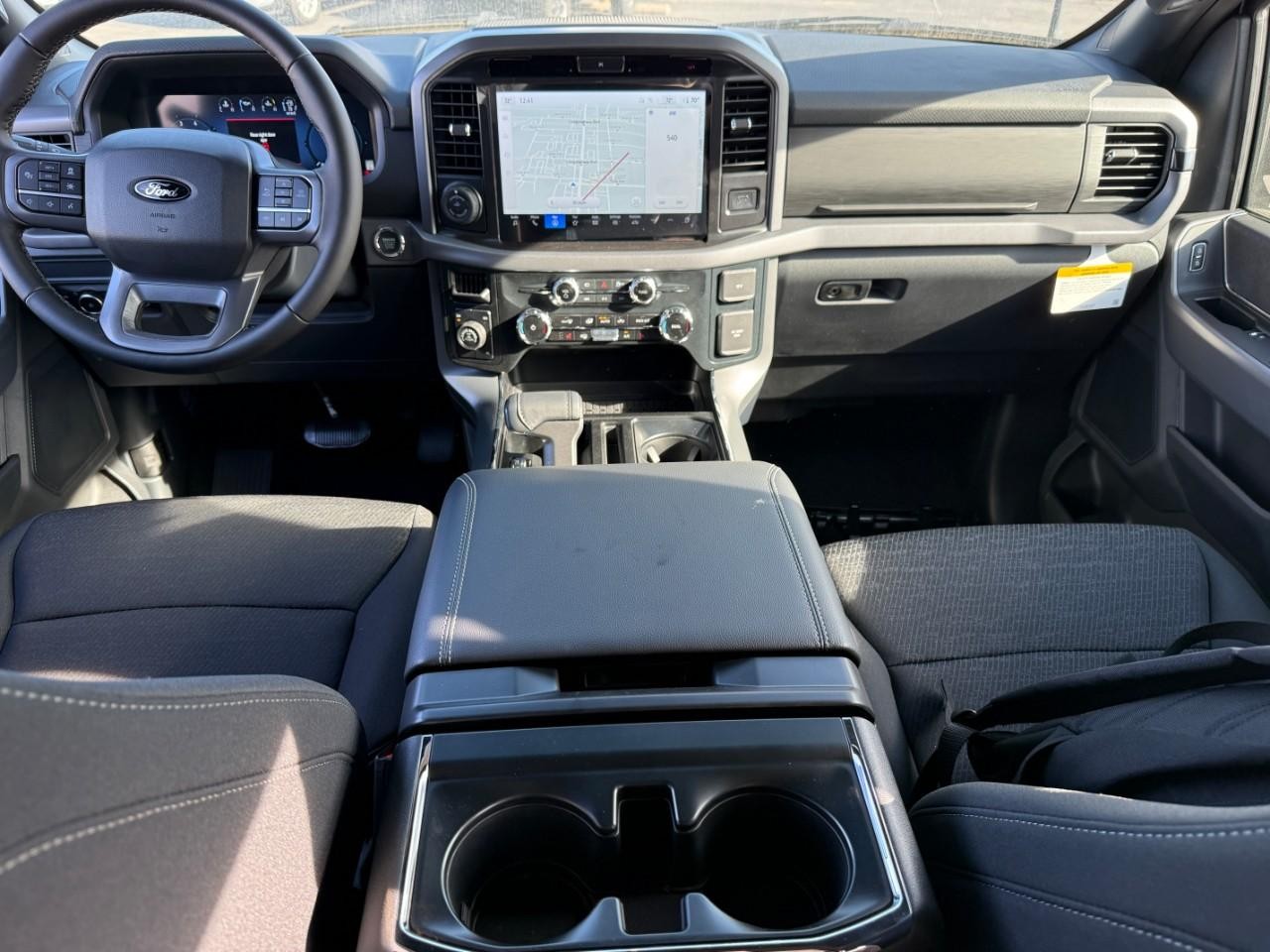 Ford F-150 Vehicle Full-screen Gallery Image 06