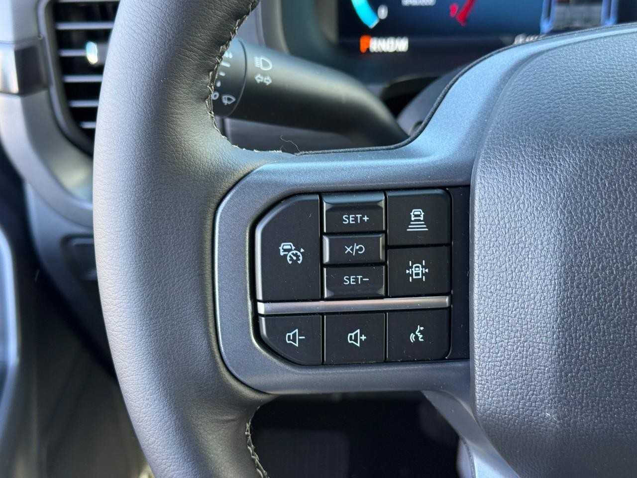 Ford F-150 Vehicle Full-screen Gallery Image 13