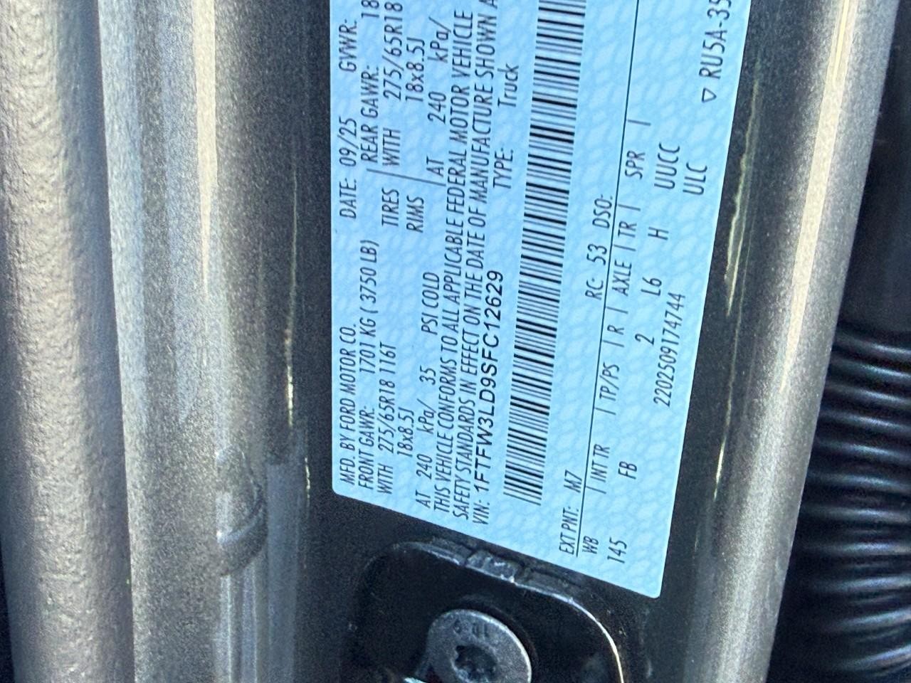 Ford F-150 Vehicle Full-screen Gallery Image 18