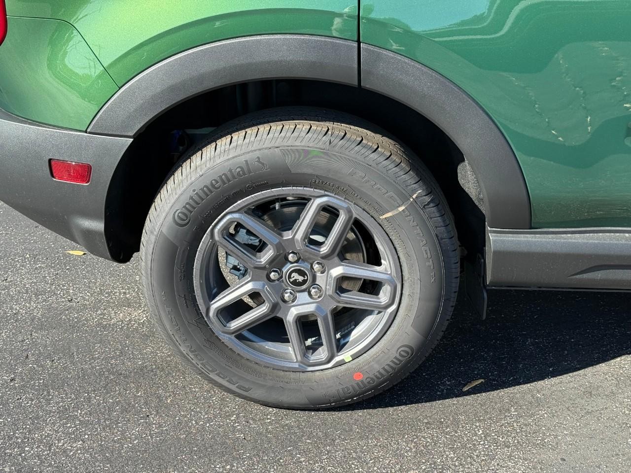 Ford Bronco Sport Vehicle Full-screen Gallery Image 04