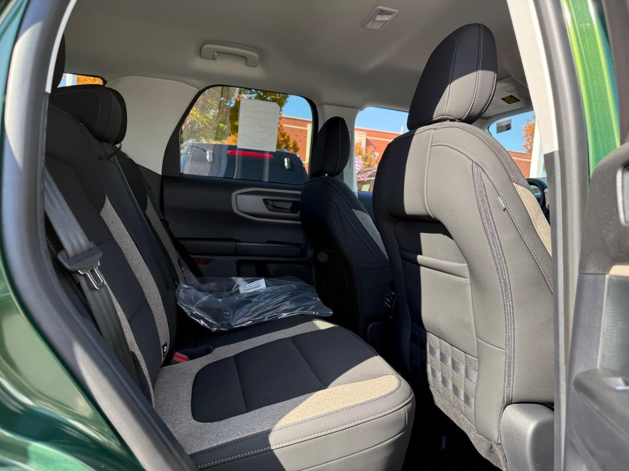 Ford Bronco Sport Vehicle Full-screen Gallery Image 05