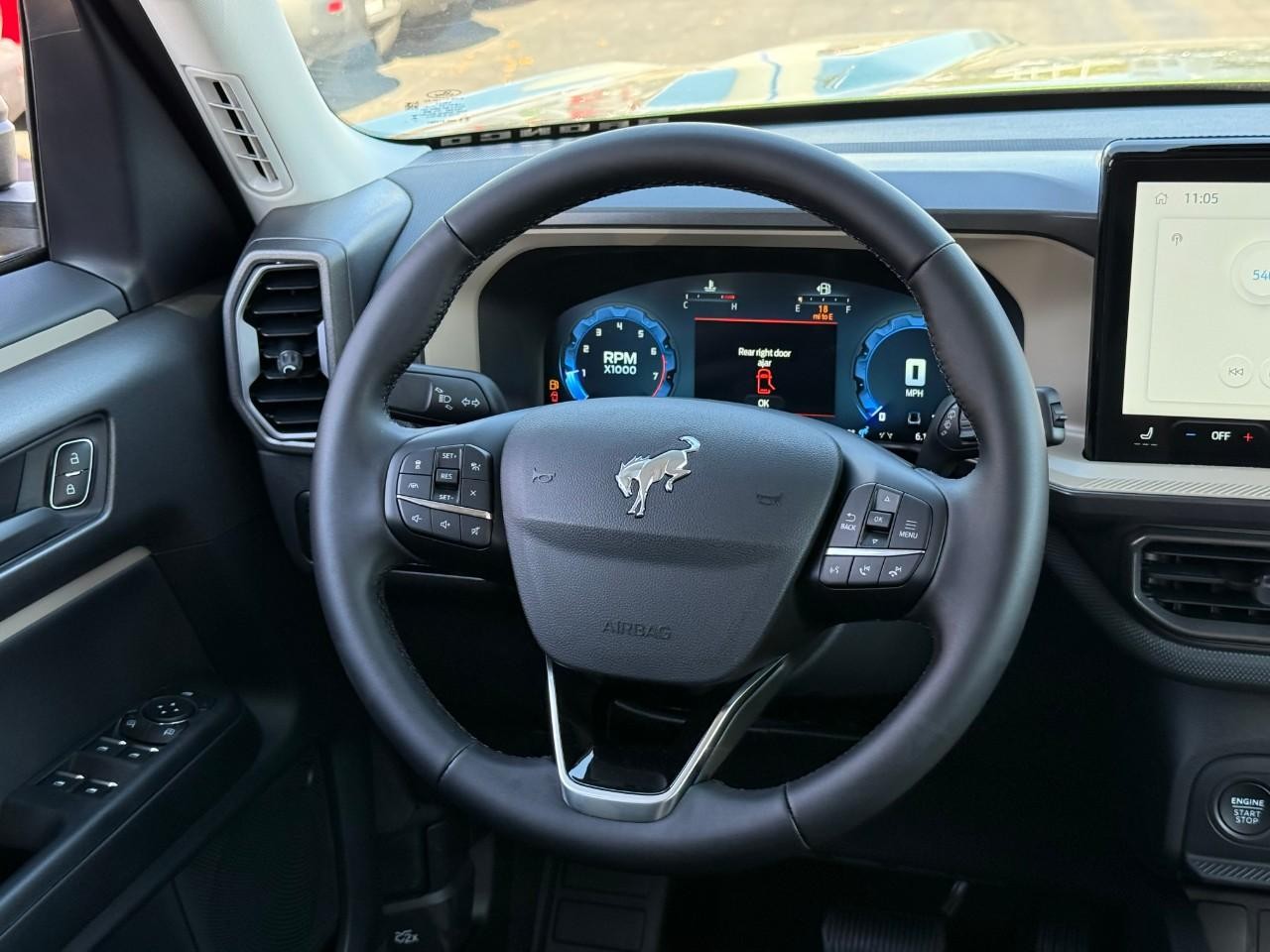 Ford Bronco Sport Vehicle Full-screen Gallery Image 07