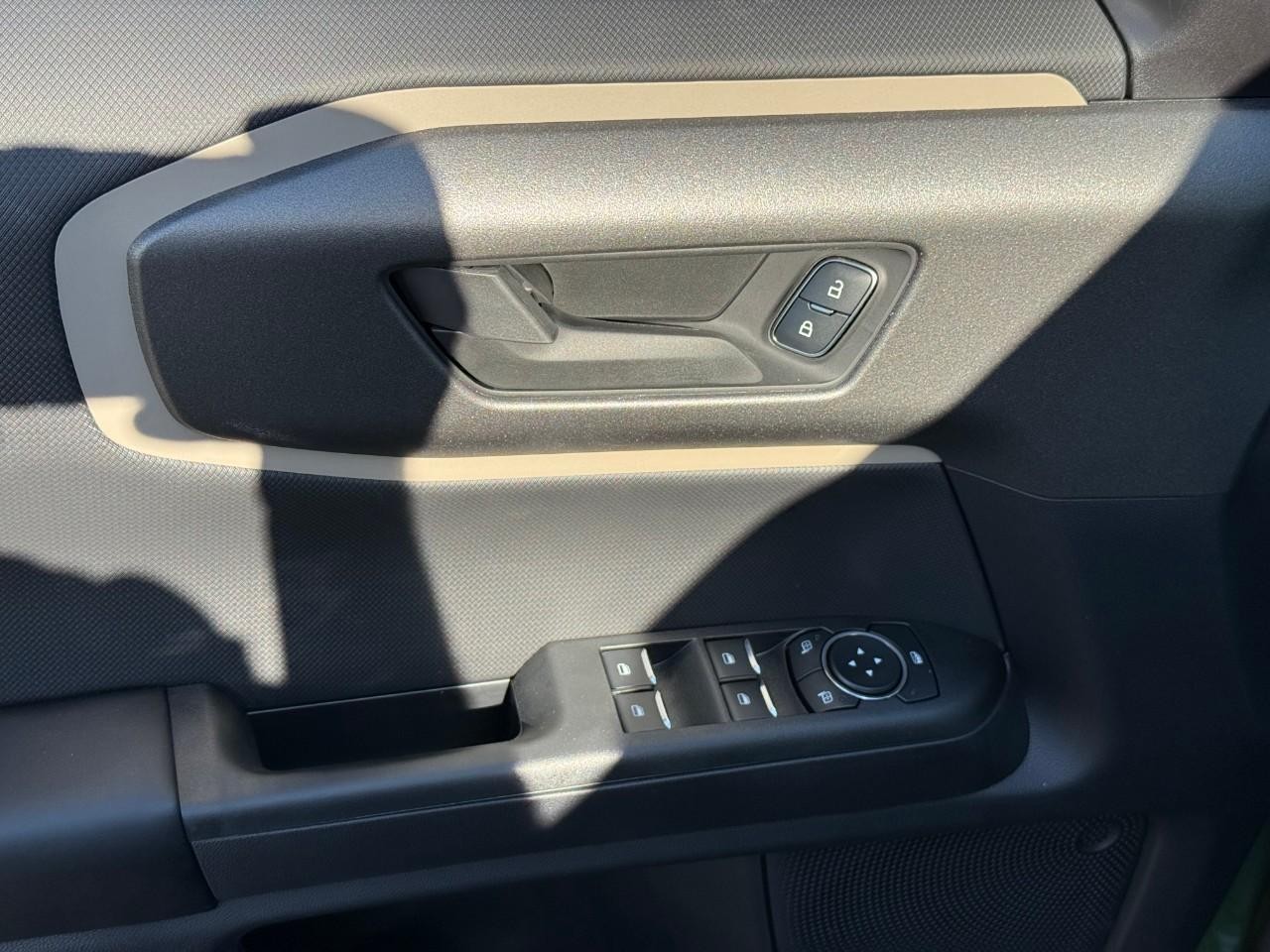 Ford Bronco Sport Vehicle Full-screen Gallery Image 10