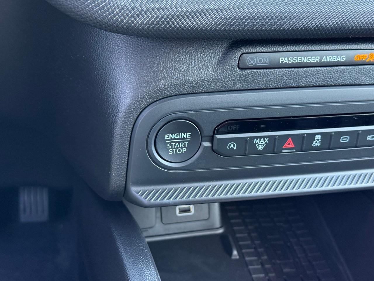 Ford Bronco Sport Vehicle Full-screen Gallery Image 16